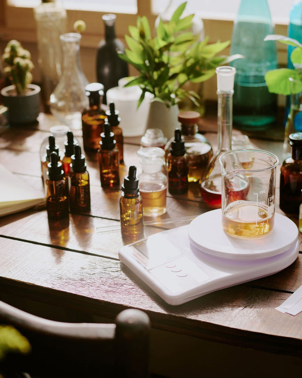 TALLER DE CREACIÓN DE PERFUME NATURAL POR EL MÉTODO ALQUIMISTA